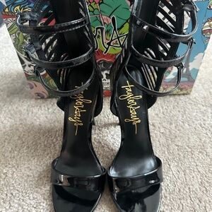 Taylor Says “Miss Skully”